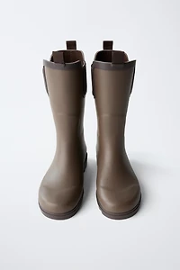 HIGH RAIN BOOTS