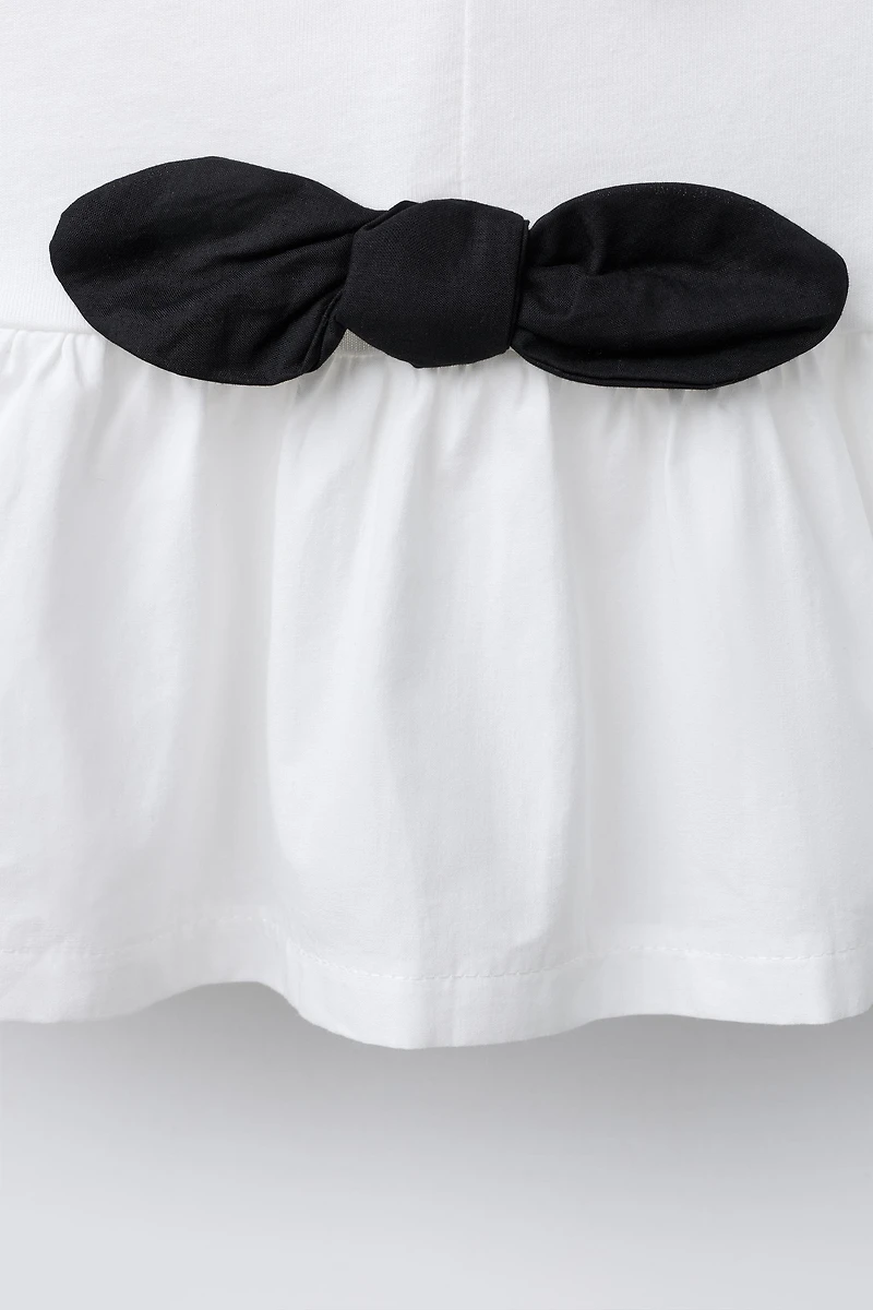 T-SHIRT COMBINÉ AVEC LACETS