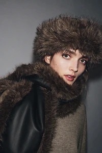 DOUBLE-FACED FAUX LEATHER HAT