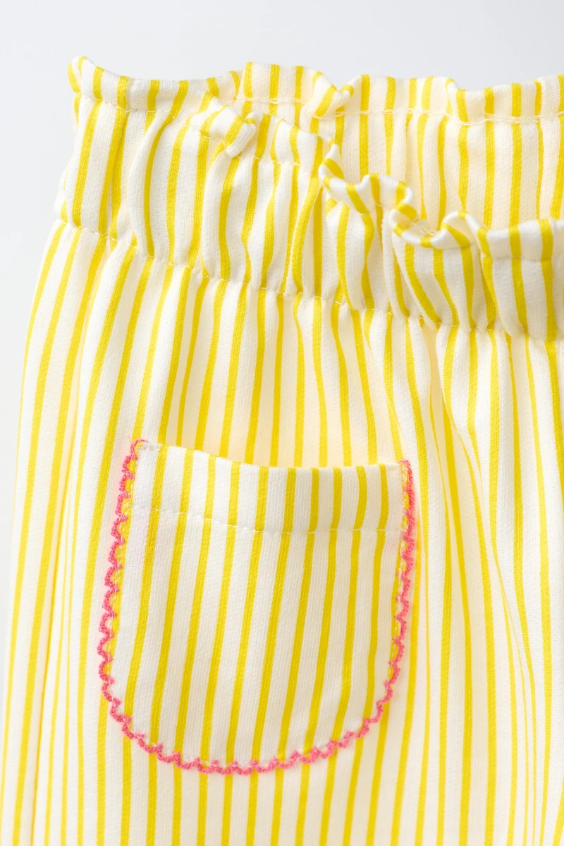 PANTALON À RAYURES EN CONTRASTE