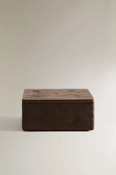 MEDIUM WOODEN BOX WITH LID