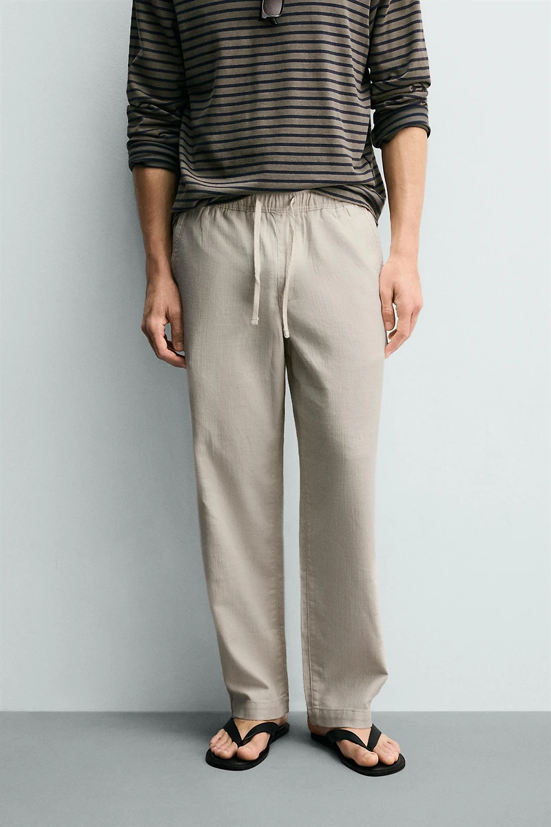PANTALON STRUCTURÉ COUPE DÉCONTRACTÉE