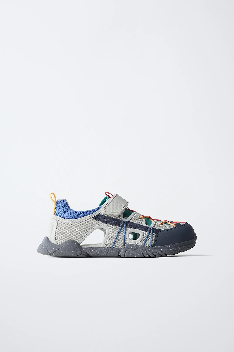 BAREFOOT SNEAKERS WITH CUTOUTS