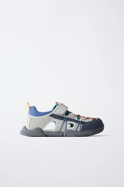 BAREFOOT SNEAKERS WITH CUTOUTS