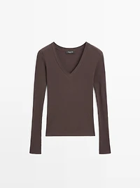 Ribbed V-neck T-shirt with long sleeves