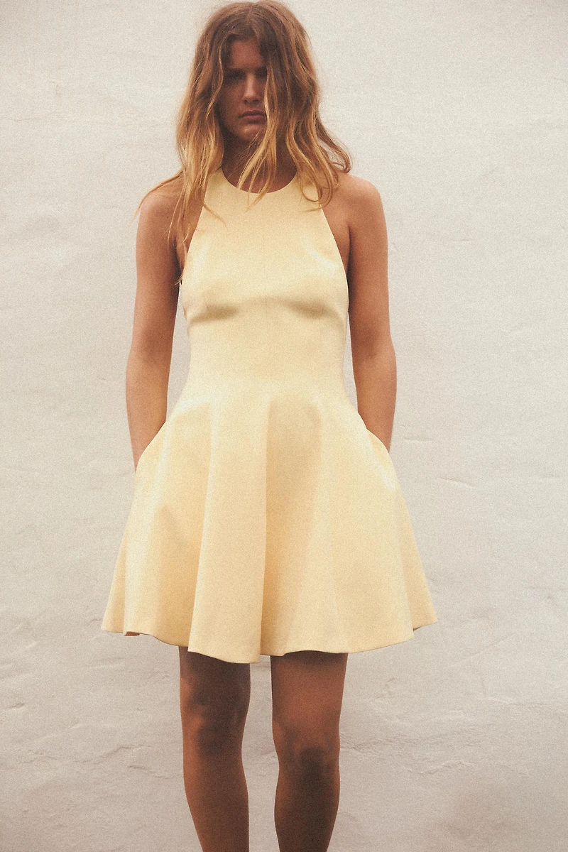 ROBE COURTE HALTER