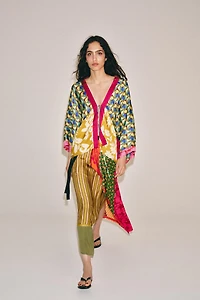 FOULARD PARÉO À IMPRIMÉ FLEURS ET RAYURES