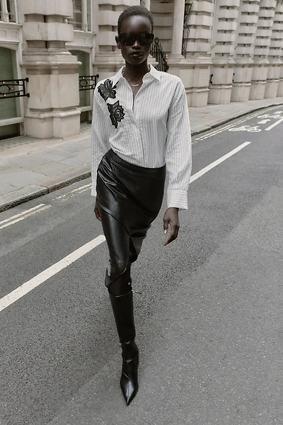 CHEMISE À RAYURES FLEUR EN DENTELLE