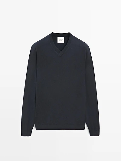 Wool and cashmere knit V-neck sweater - LIMITED