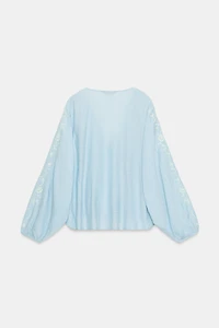 BLOUSE BRODERIES CONTRASTANTES
