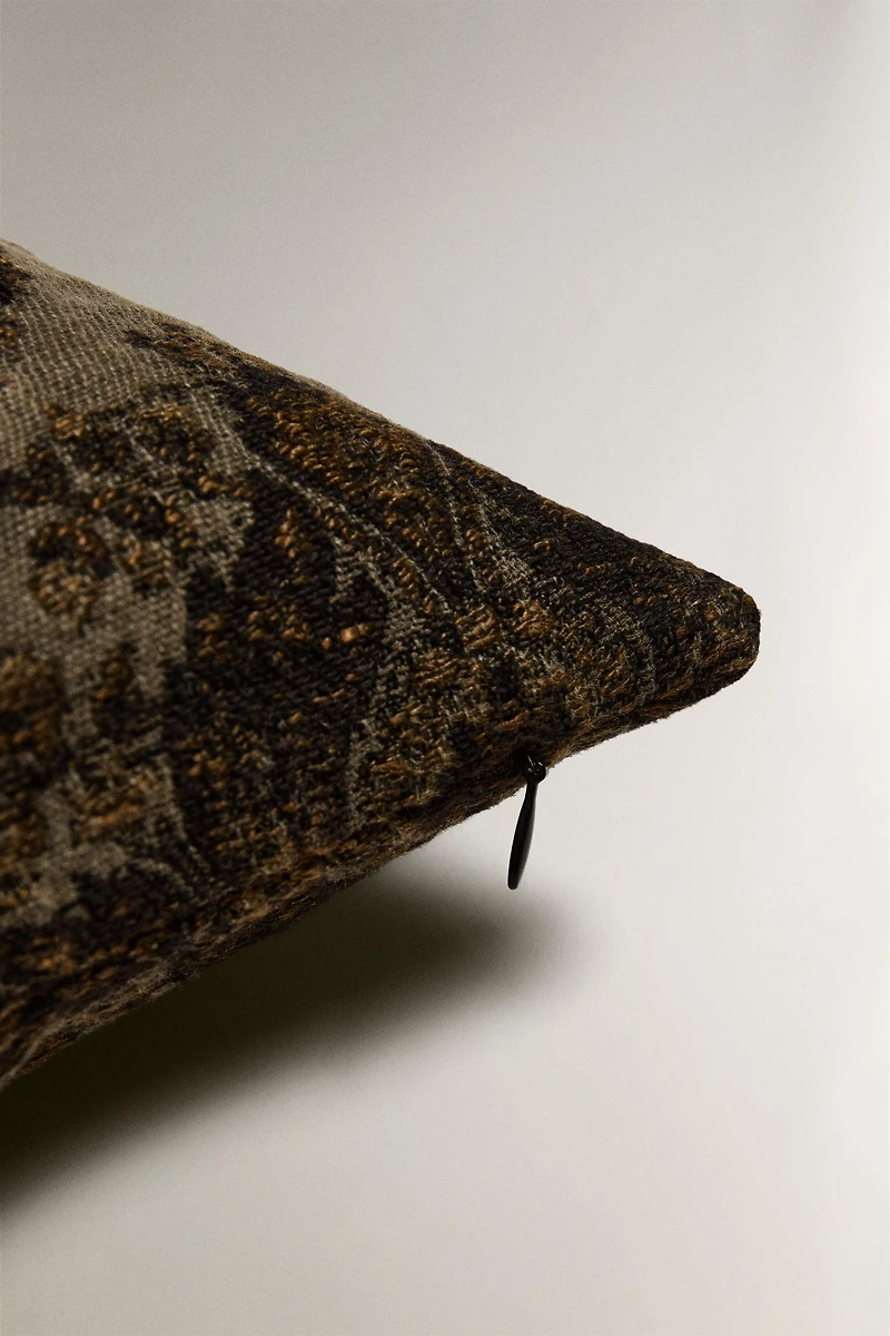 JACQUARD THROW PILLOW COVER