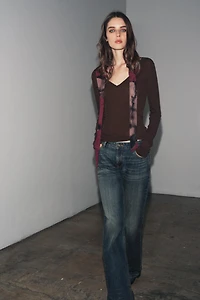 V-NECK T-SHIRT