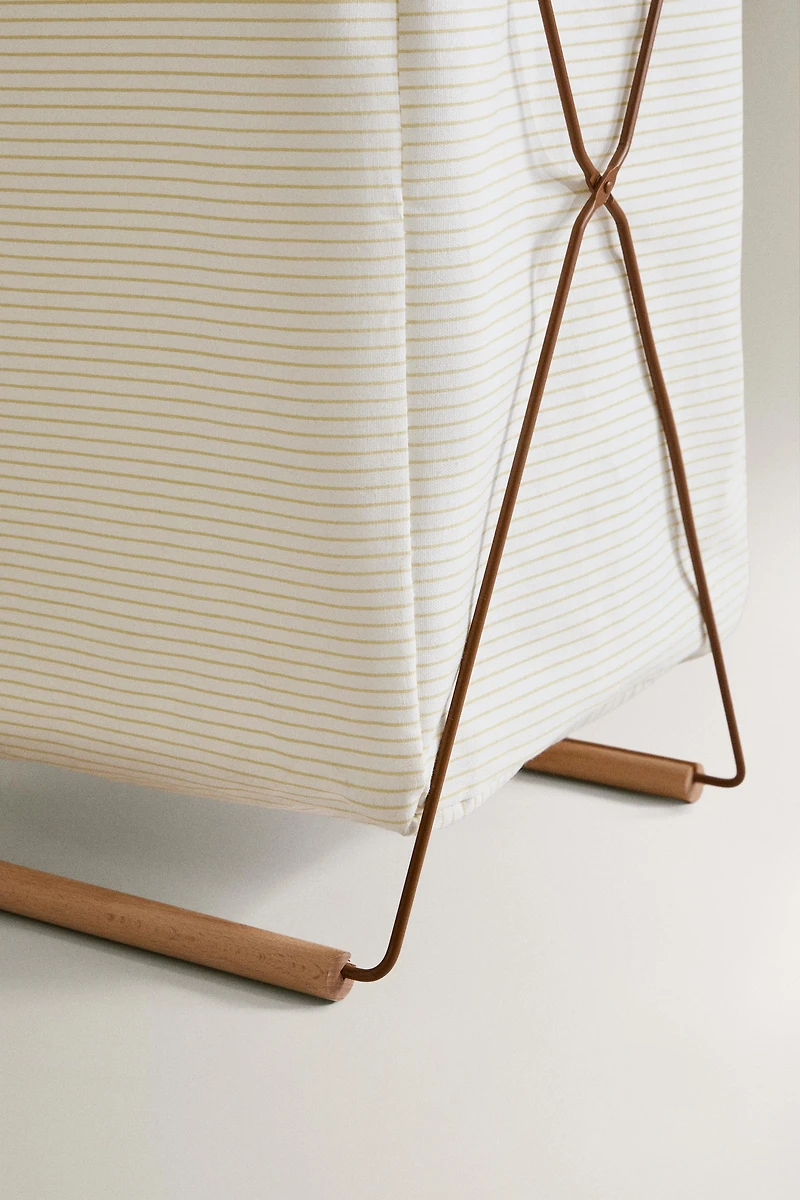 FOLDING LAUNDRY BASKET