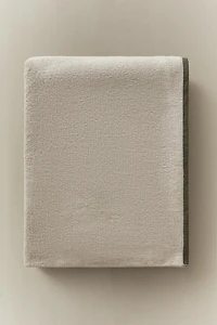BATH TOWEL WITH CONTRAST BORDER