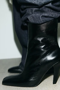 BOTTINES À TALONS EN CUIR BOUT CARRÉ