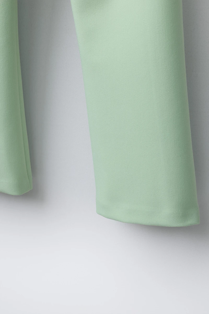 PANTALON FLARE À NERVURES