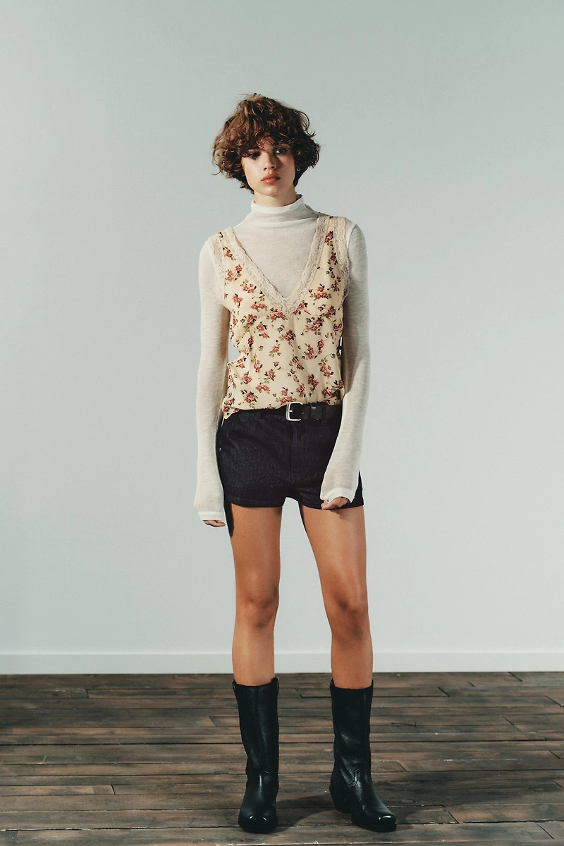 FLORAL LACE TOP