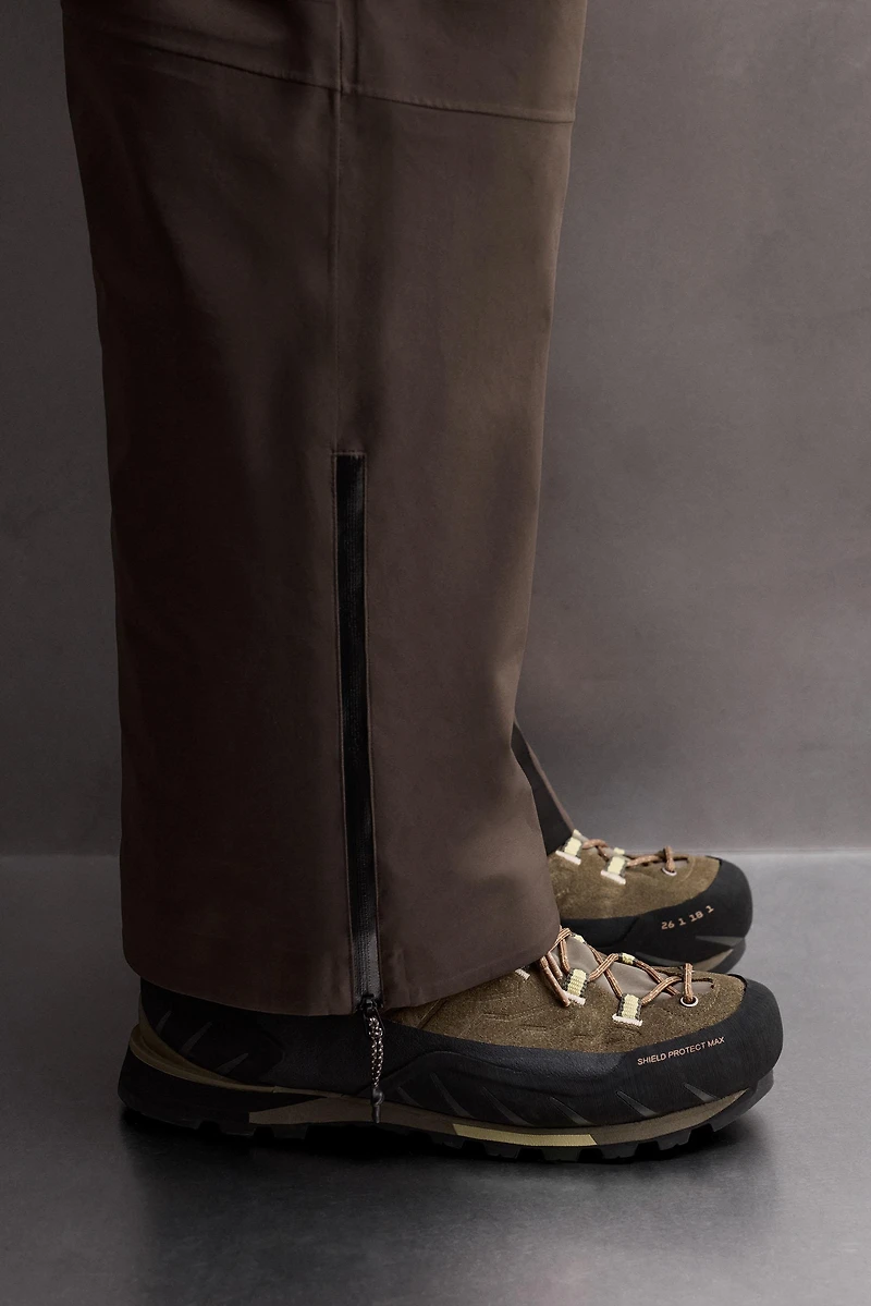 RECCO® WATERPROOF HIKING SNEAKERS