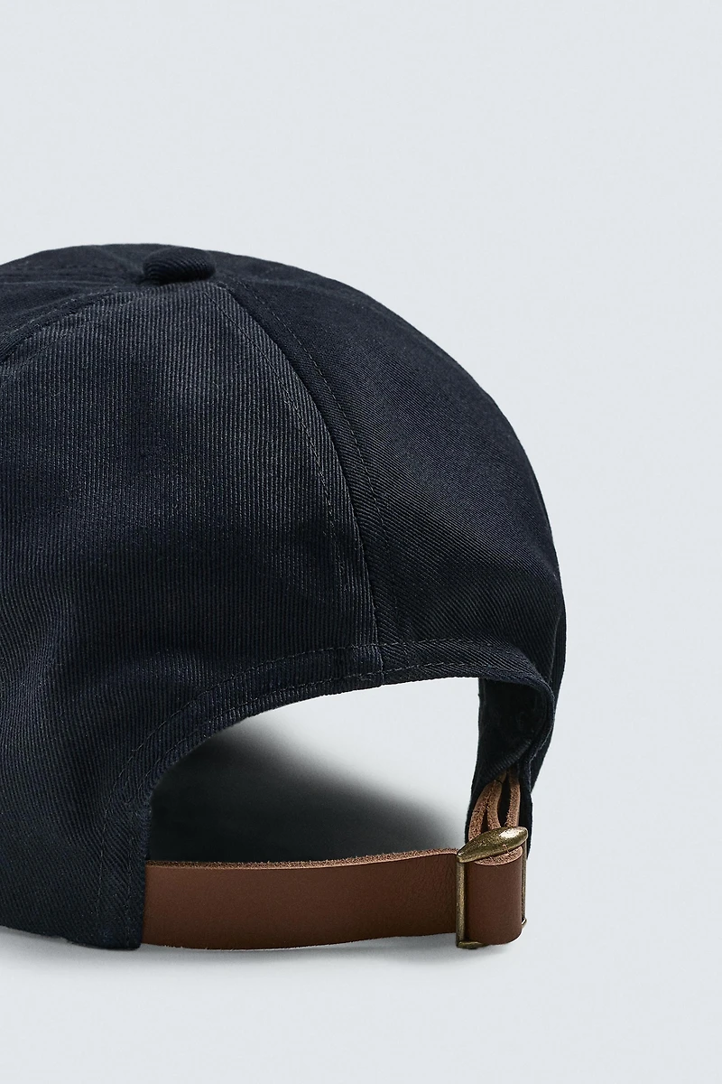 CASQUETTE EN VELOURS CÔTELÉ COMBINÉE