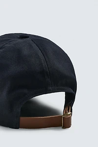 CASQUETTE EN VELOURS CÔTELÉ COMBINÉE