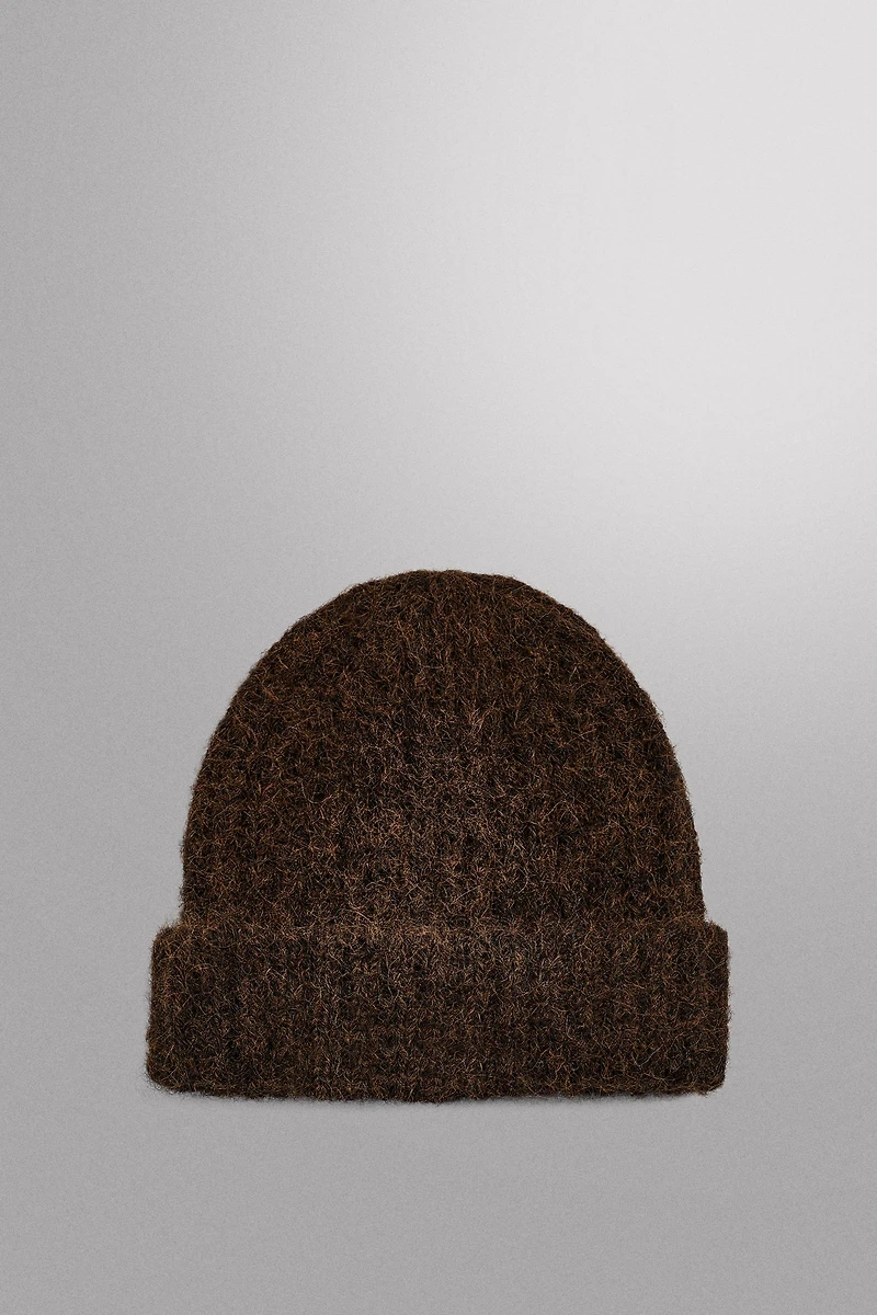 STRUCTURED KNIT HAT