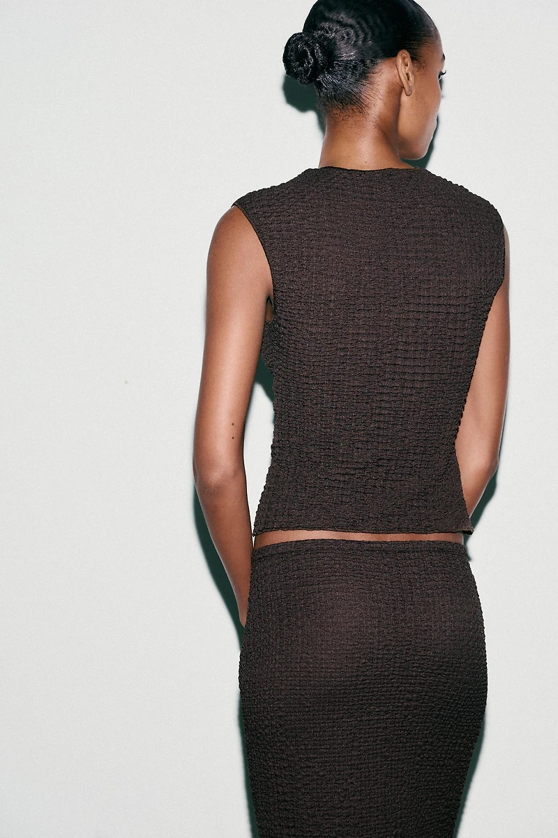 TEXTURED TOP