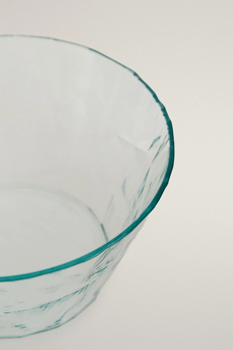 ACRYLIC BOWL WITH RAISED DIAMOND DESIGN