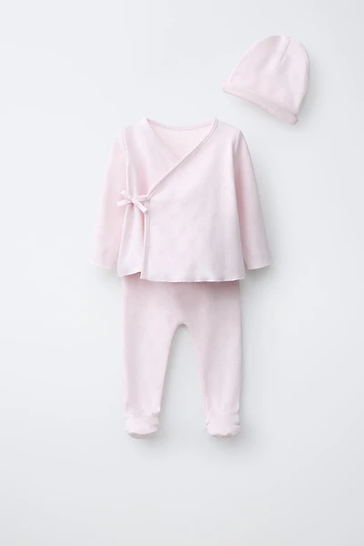 LAYETTE SET AND POUCH