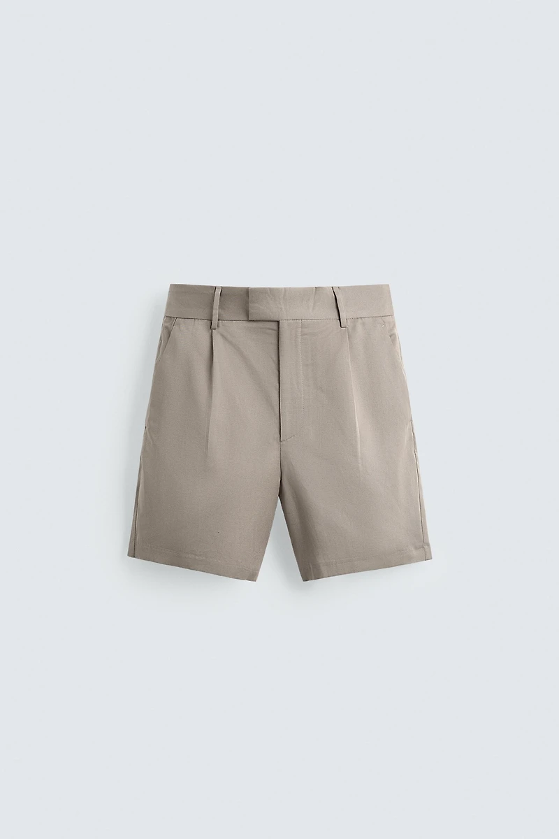 RELAXED FIT PLEATED SHORTS
