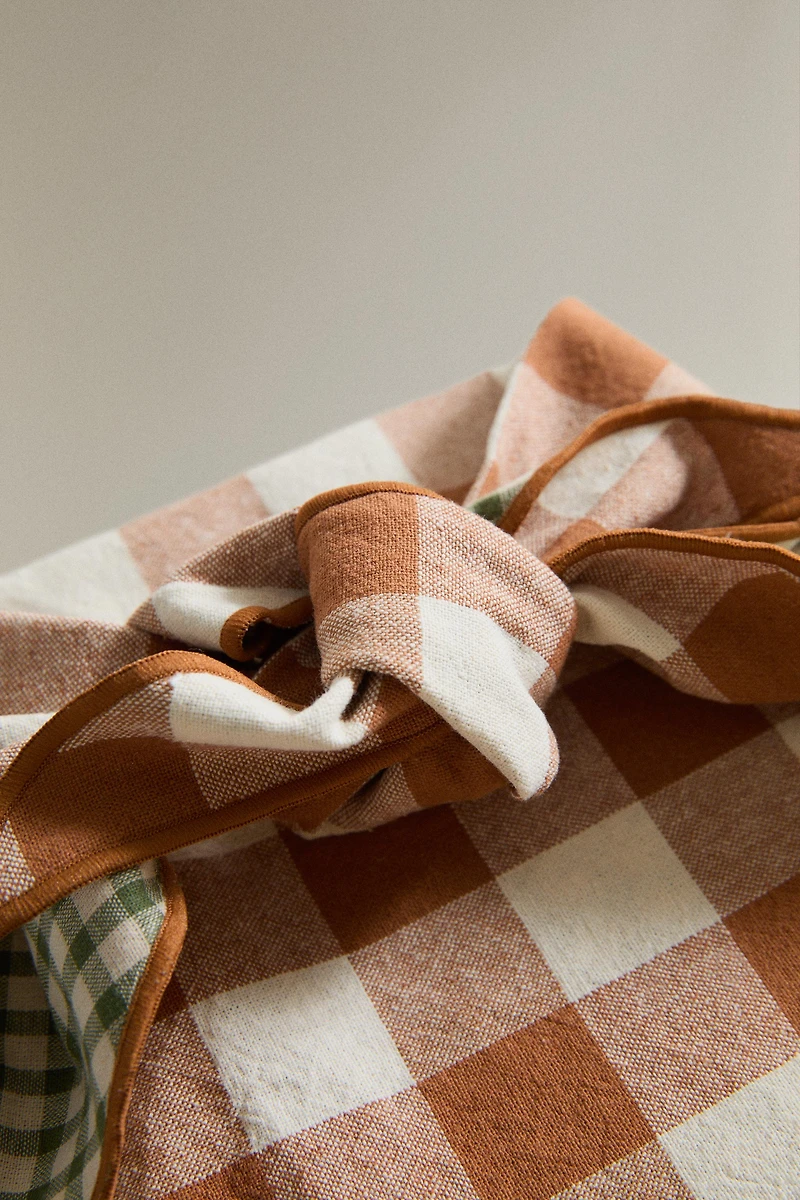 REVERSIBLE CHECK PET BANDANA