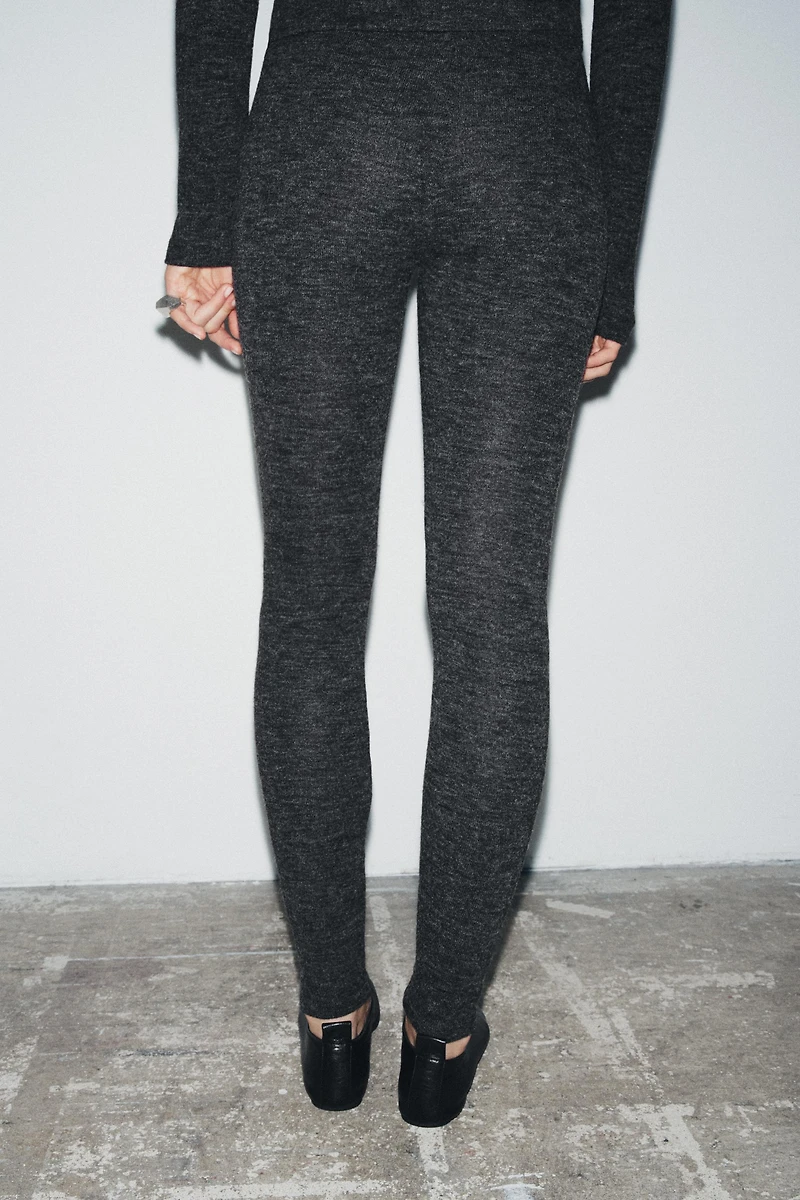 SOFT BELTED LEGGINGS