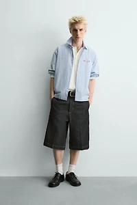 CHEMISE À RAYURES AVEC INSCRIPTION IMPRIMÉE
