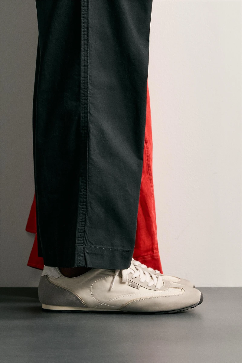 RETRO STYLE SNEAKERS