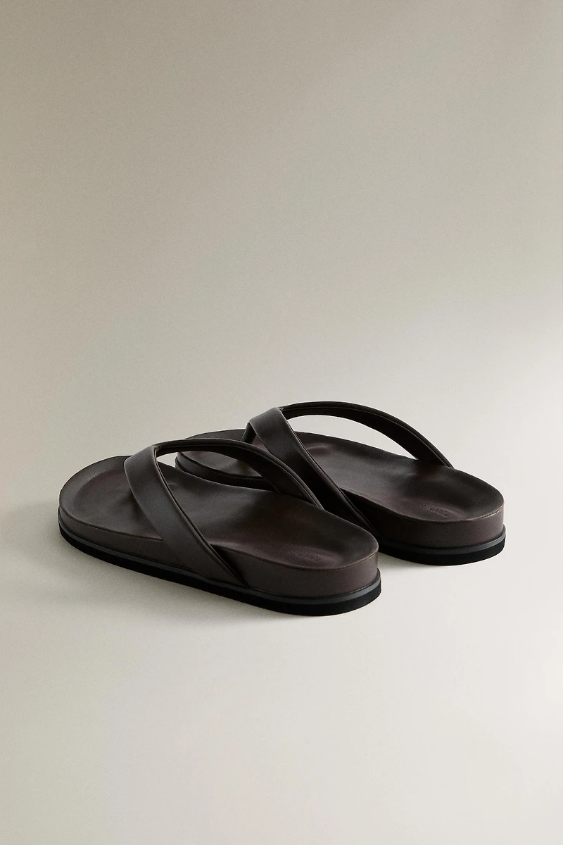 LEATHER STRAPPY SANDALS