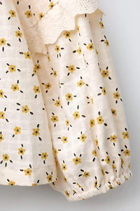 FLORAL LACE RUFFLE BLOUSE