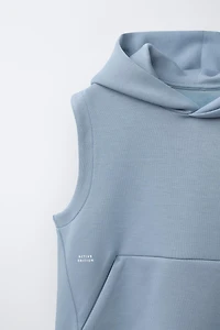 HOODED SPORTY VEST