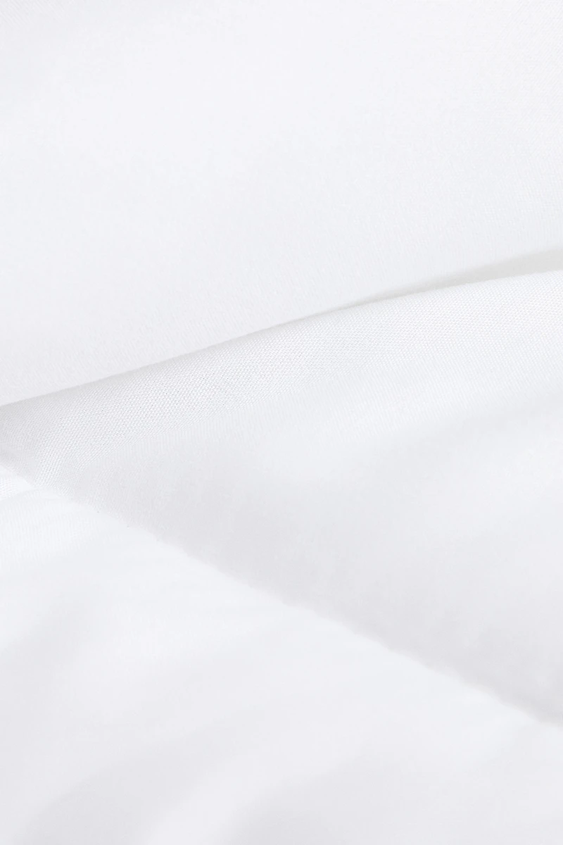 COUETTE EN MICROFIBRE (350GxM²)