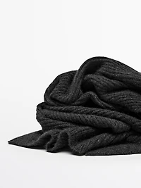 Ribbed 100% cashmere scarf