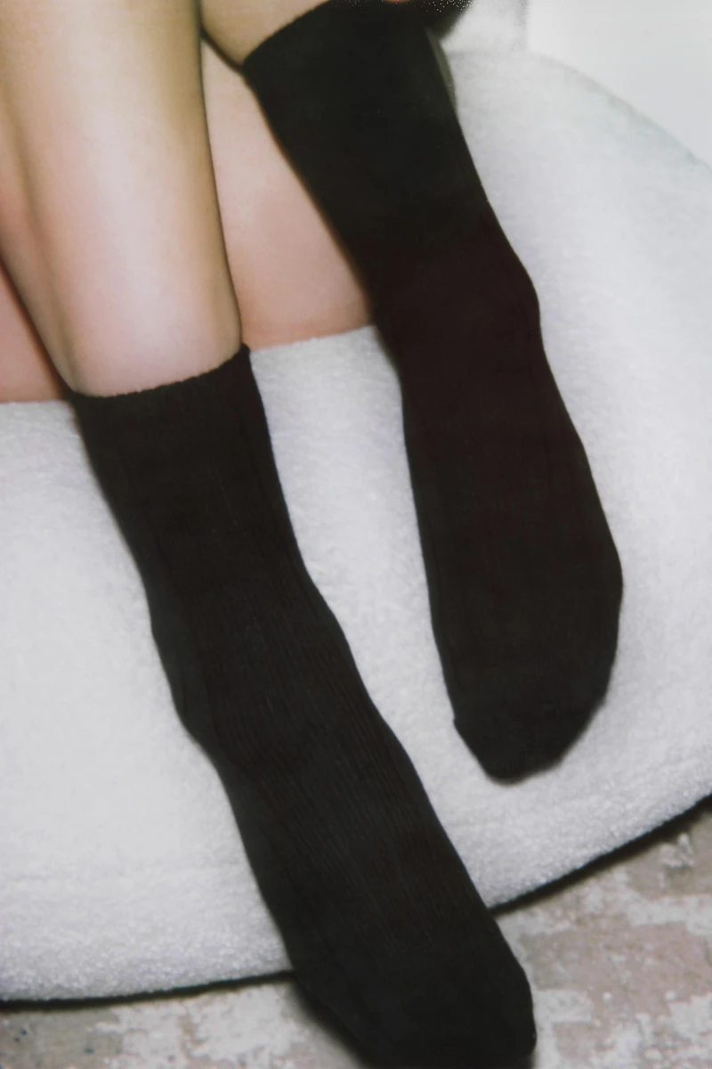 BASIC RIBBED SOCKS