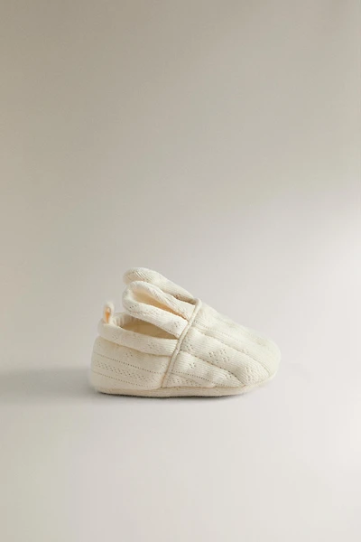 CHAUSSONS OREILLES