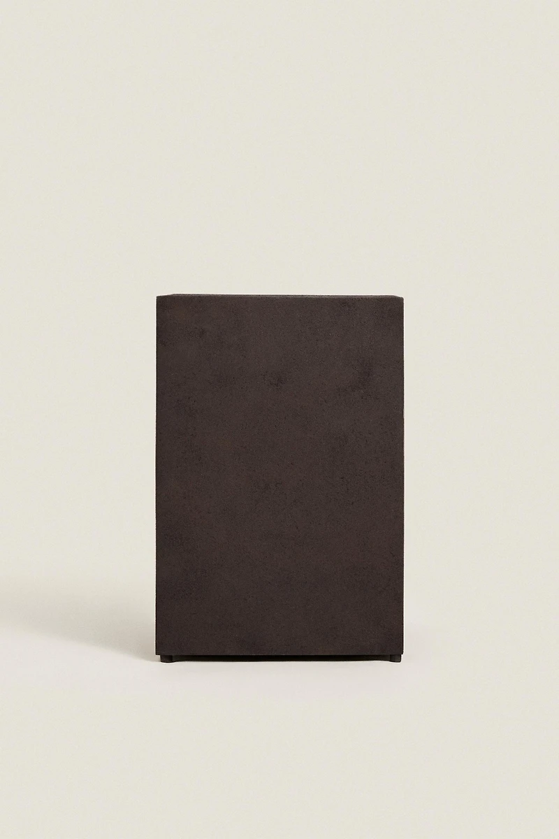 RECTANGULAR METAL PLINTH