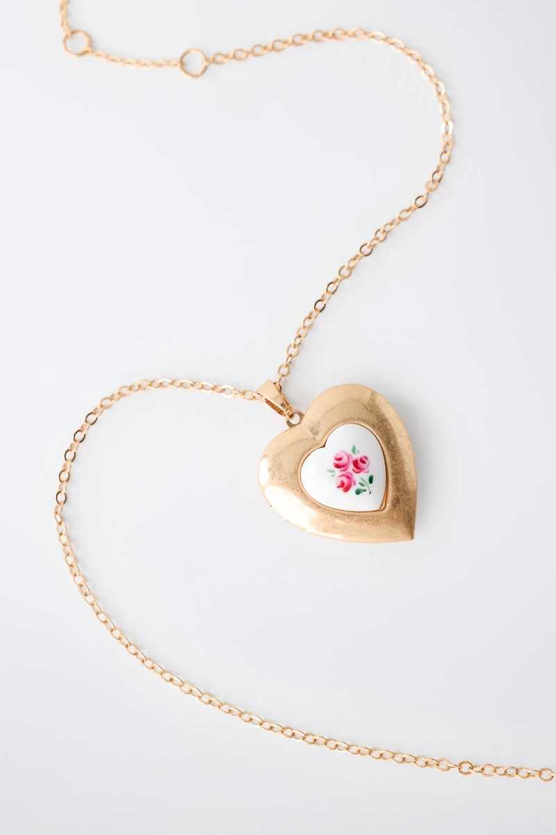 HEART PENDANT NECKLACE