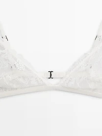 Lace bralette with scalloped details