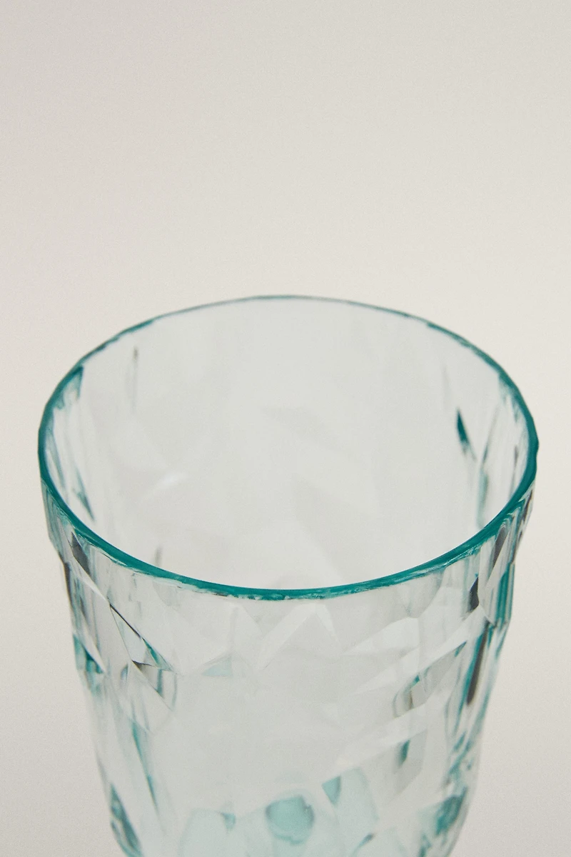 ACRYLIC GLASS WITH RAISED DIAMOND DESIGN
