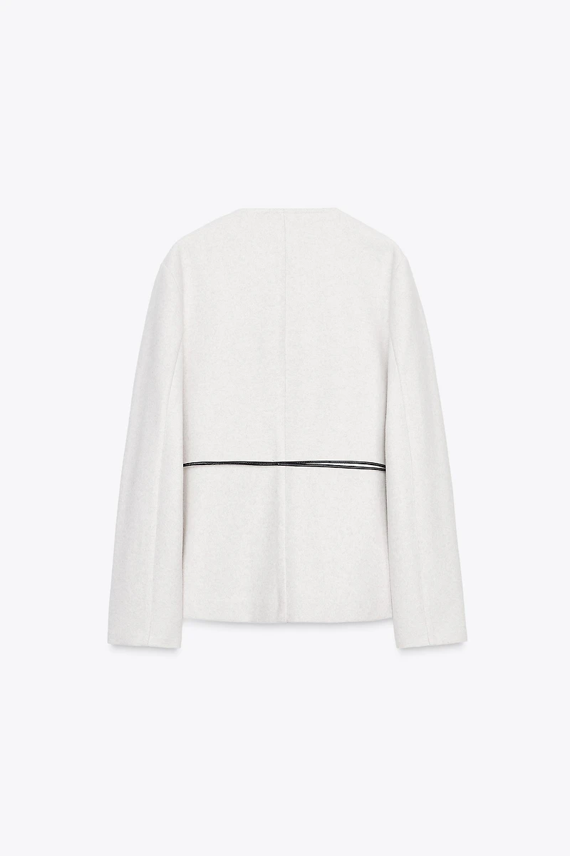 ROUND NECK BELTED BLAZER