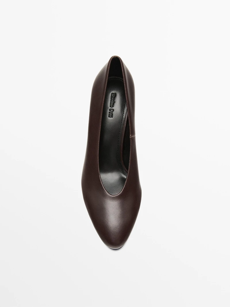 High-heel shoes