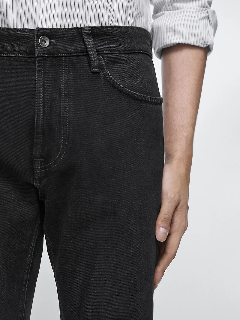 Tapered fit jeans