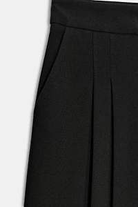 PLEATED LONG SHORTS