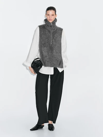 Long 100% cashmere zipped chest bag