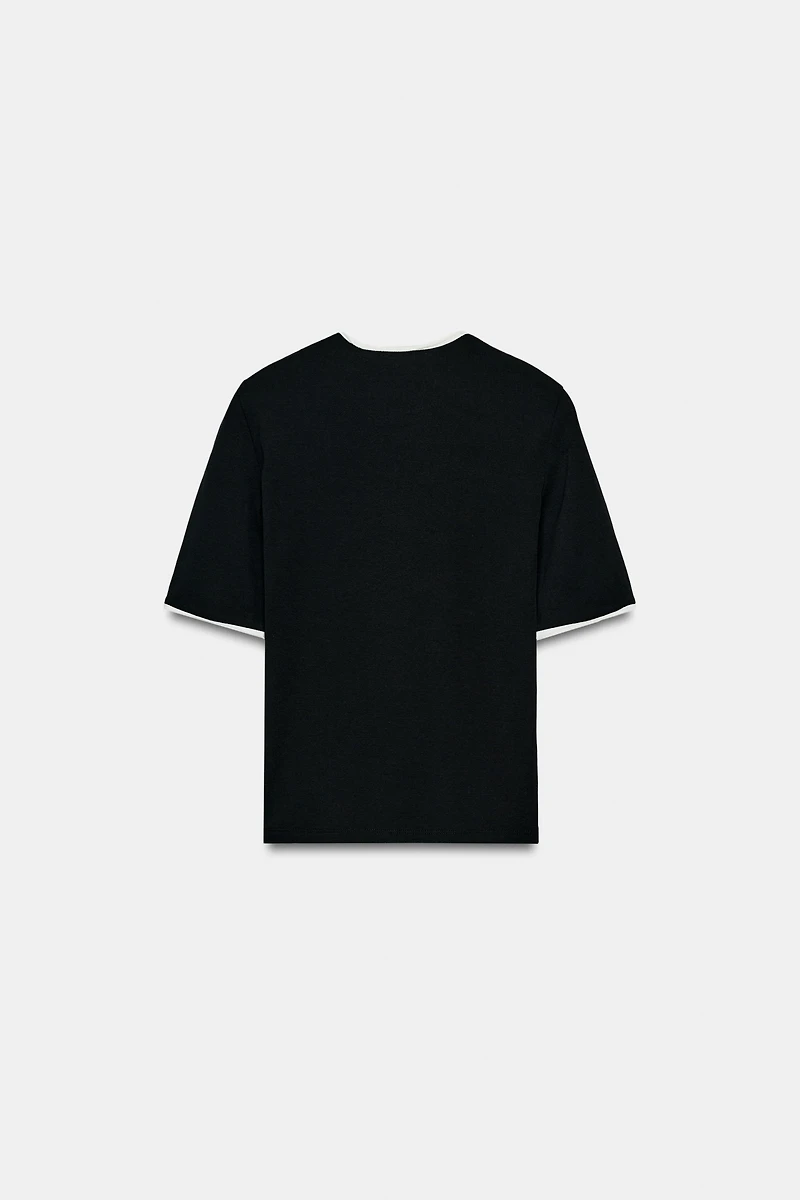 CONTRASTING TRIM TEXT T-SHIRT